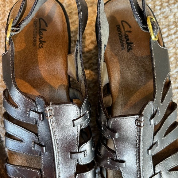 Clark’s Bendables sandals, size 8, bronze color, comfort, straps, casual, GUC - Picture 2 of 5